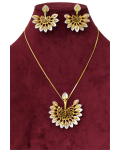 Shell Gold-plated Plated Brass Pendent Set15