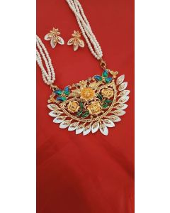 MOTI PENDENT PEAL & SHELL SET